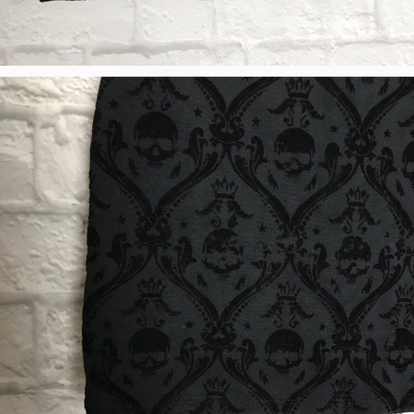 Mini Skirt Damask Punk Velvet Textured Skulls - Picture 4 of 15
